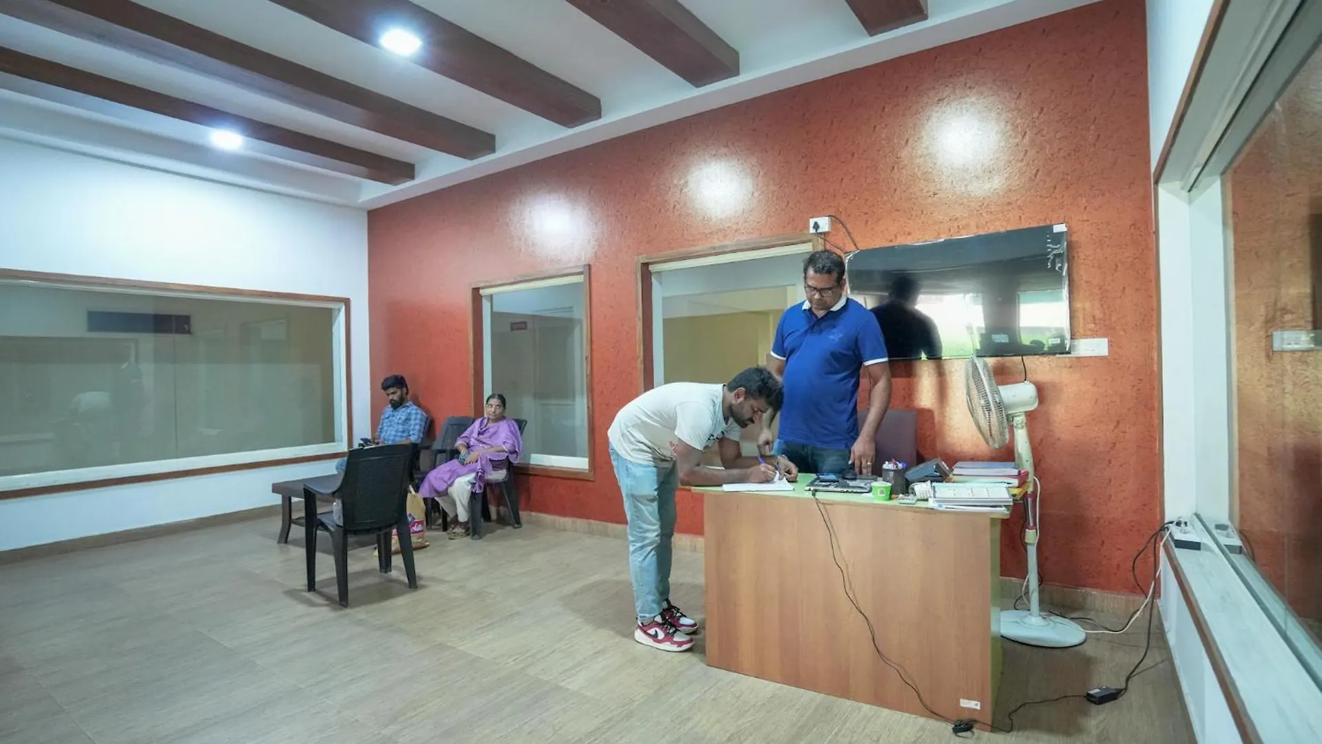 Mayflower Family Lounge -Cochin Airport Nedumbassery India